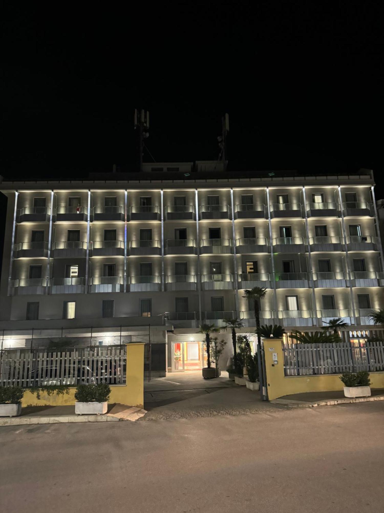 Hotel Vittoria Rosarno Exterior foto